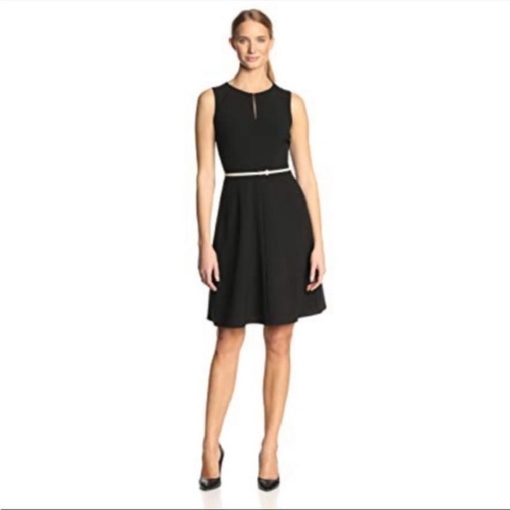 NWT‎ Calvin Klein Fit & Flare Keyhole Sleeveless Belted Dress Black White Size 4